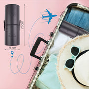 el maletín de cepillos de Oscar Charles en un maletín de vacaciones con gráfico de avión