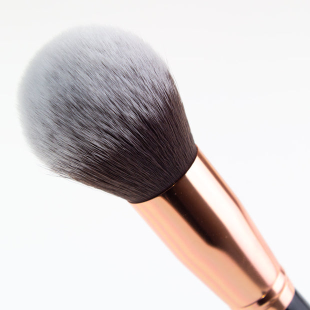 Brocha de maquillaje en polvo súper suave de Oscar Charles 101 Luxe
